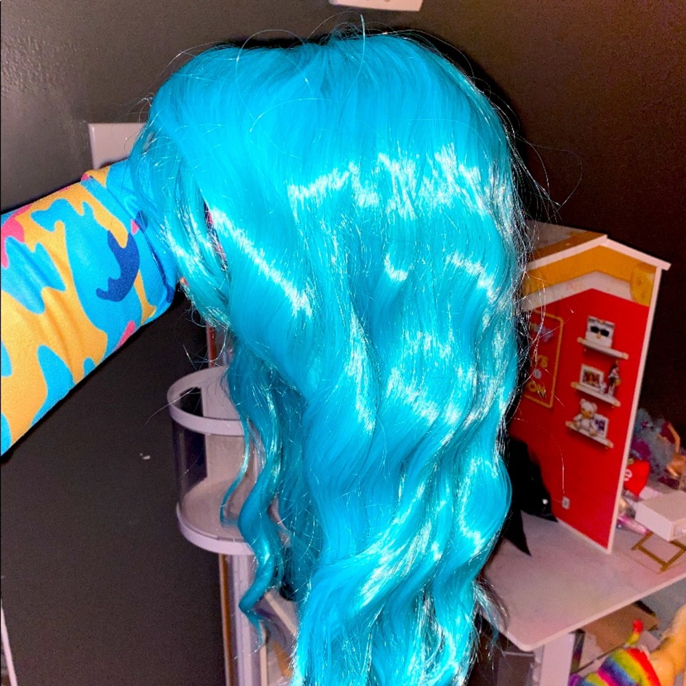 Short blue wig